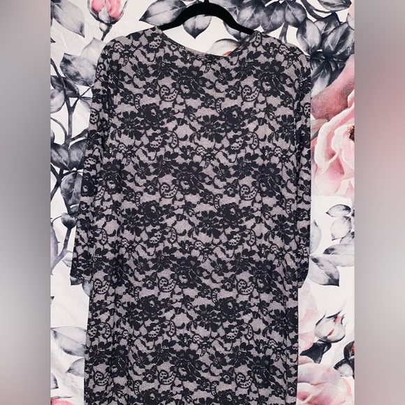 Black Lace Curvy Dress - Picture 5 of 11